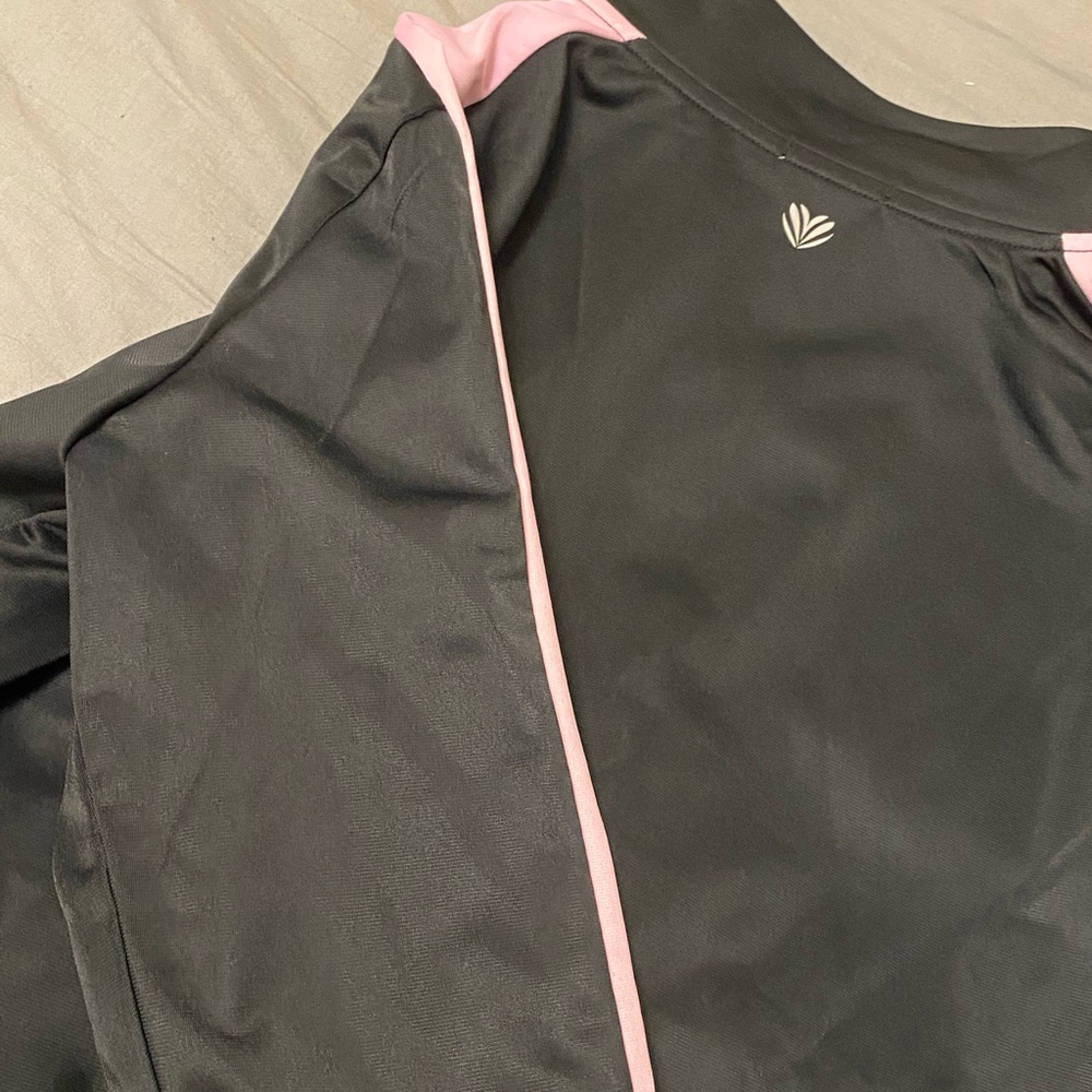 Cropped workout top! - Picture 7 of 7